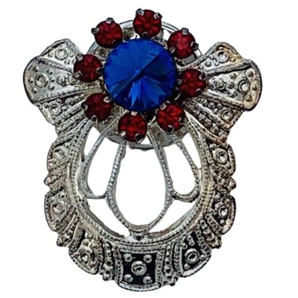 Vintage Jane Blue Red Icy Rhinestone Angel Brooch Pin 1" Silver Tone Filagree - Picture 1 of 12